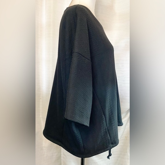 Ebb & Flow Short Sleeve Crop Top - Picture 2 of 11